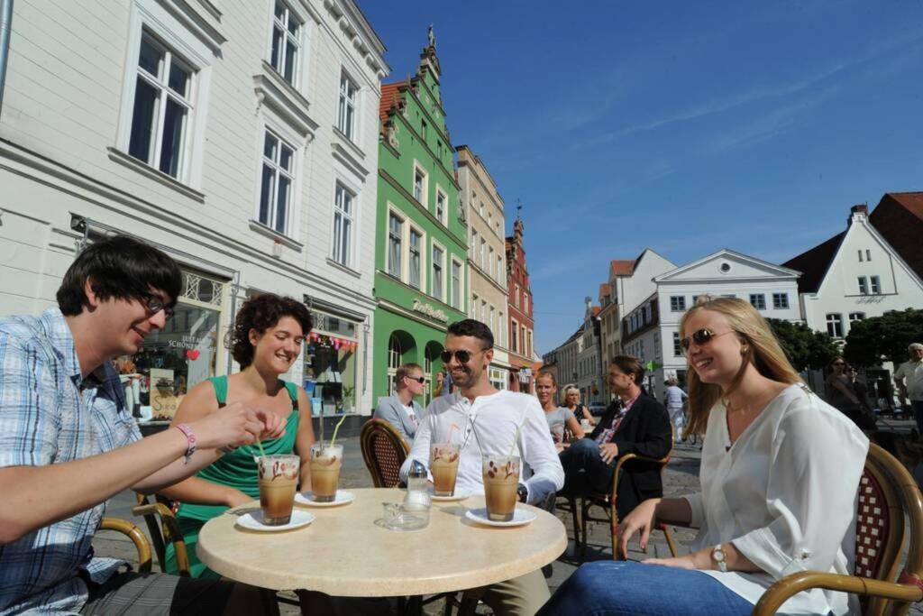 Ferienwohnung Schlossblick Güstrow Esterno foto